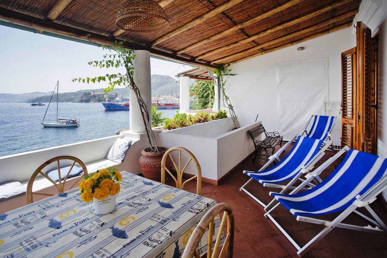 Entire apartment, Apartment in Lipari with Stunning Sea View in Lipari