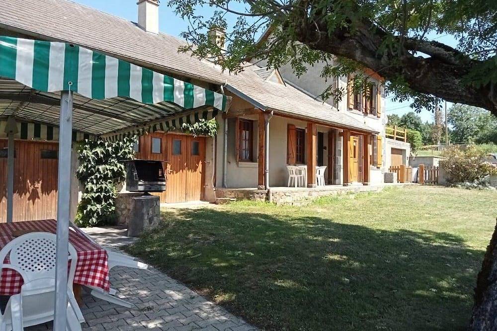 Le Quiet Gîte à la Campagne in Charbonnières-les-Vieilles, Riom en omgeving