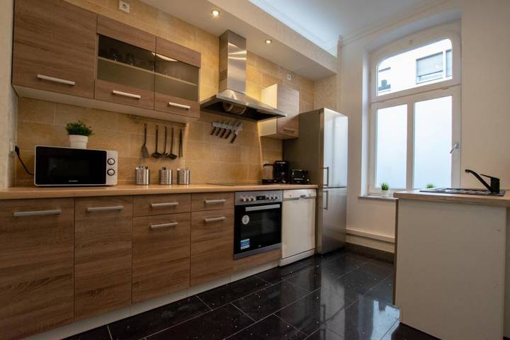 Ferienwohnung für 12 Personen, mit Ausblick und Balkon in Neuss - 2