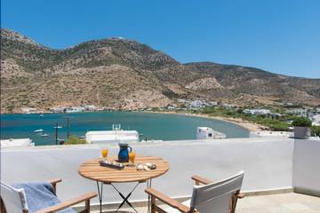 Hôtel pour 2 personnes, avec balcon et jacuzzi dans Kamarès