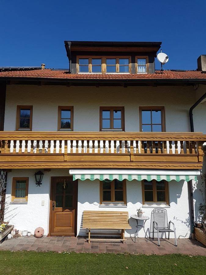 Ferienwohnung für 4 Personen, mit Balkon und Terrasse sowie Garten und Ausblick in Rimsting - 4