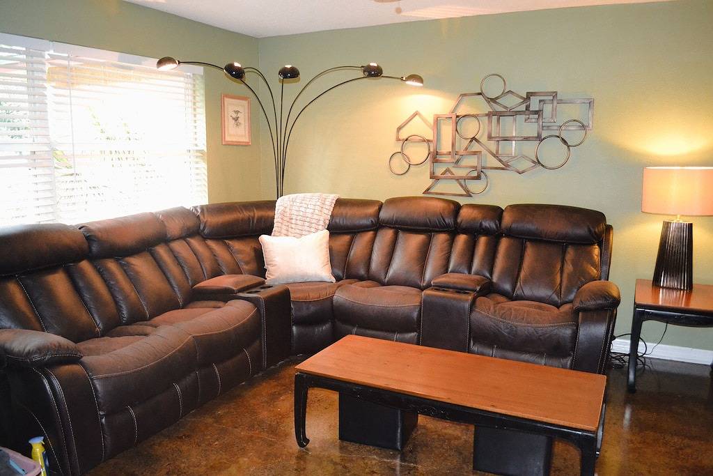 Home away from Home! Close to Beaches and Shops. in Largo, Pinellas County