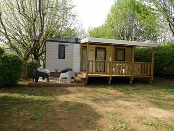 Gîte pour 4 personnes, avec jardin ainsi que piscine et terrasse à Limeuil