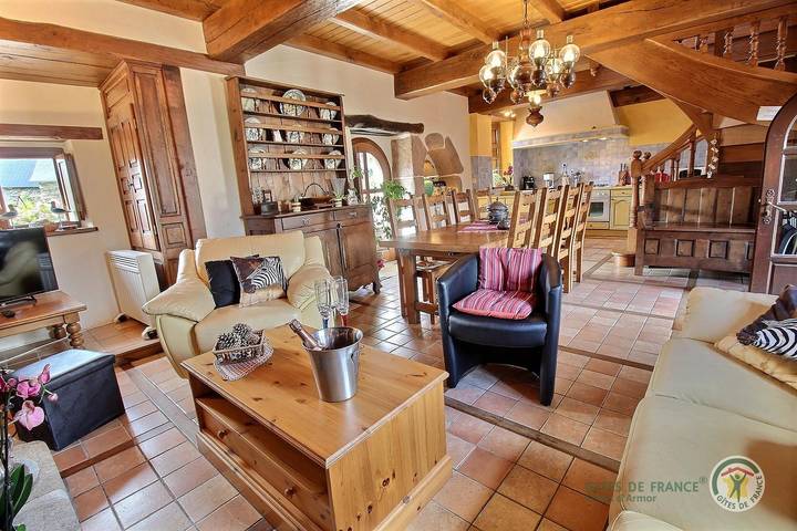 Gîte pour 4 personnes, avec terrasse et jardin