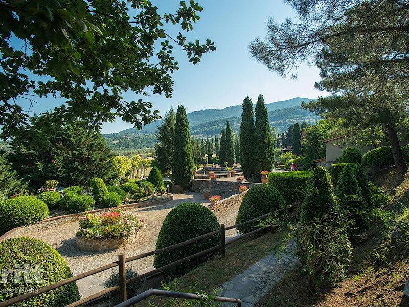 Tritt — Enjoy an ideal location near Florence in a 6-person apartment in Reggello in San Donato Fronzano, Valdarno