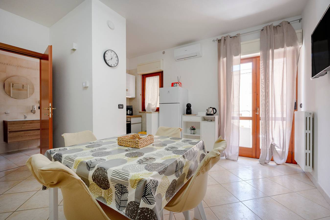 Ferienhaus 'Levante Eight Sea View' mit Meerblick, Wlan und Klimaanlage in Bari, Bari Provinz