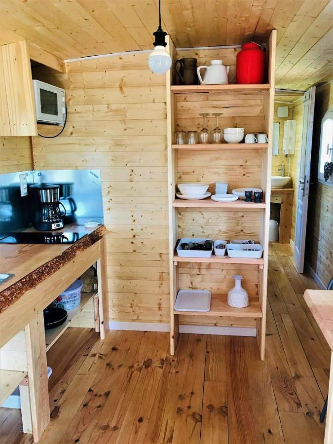 Tente pour 2 personnes, avec jardin et piscine dans Massif central - 4