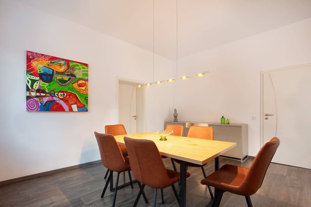Ganze Wohnung, Moderne Ferienwohnung in Lauscha, nahe Rennsteig und Skiarena Silbersattel. in Lauscha, Rennsteig
