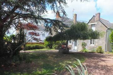 Gîte pour 12 personnes, avec jardin dans Pont d'Armes