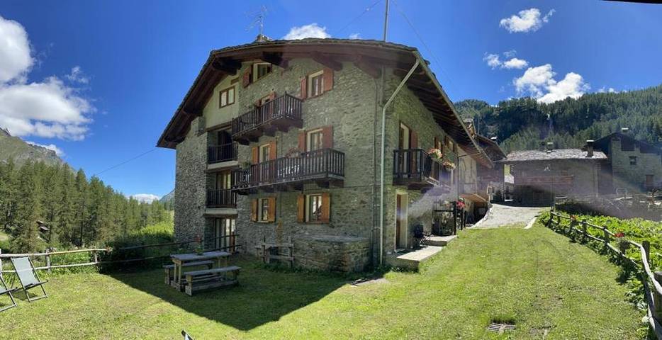 Gîte pour 6 personnes, avec vue et jardin, animaux acceptés à Rhêmes-Notre-Dame