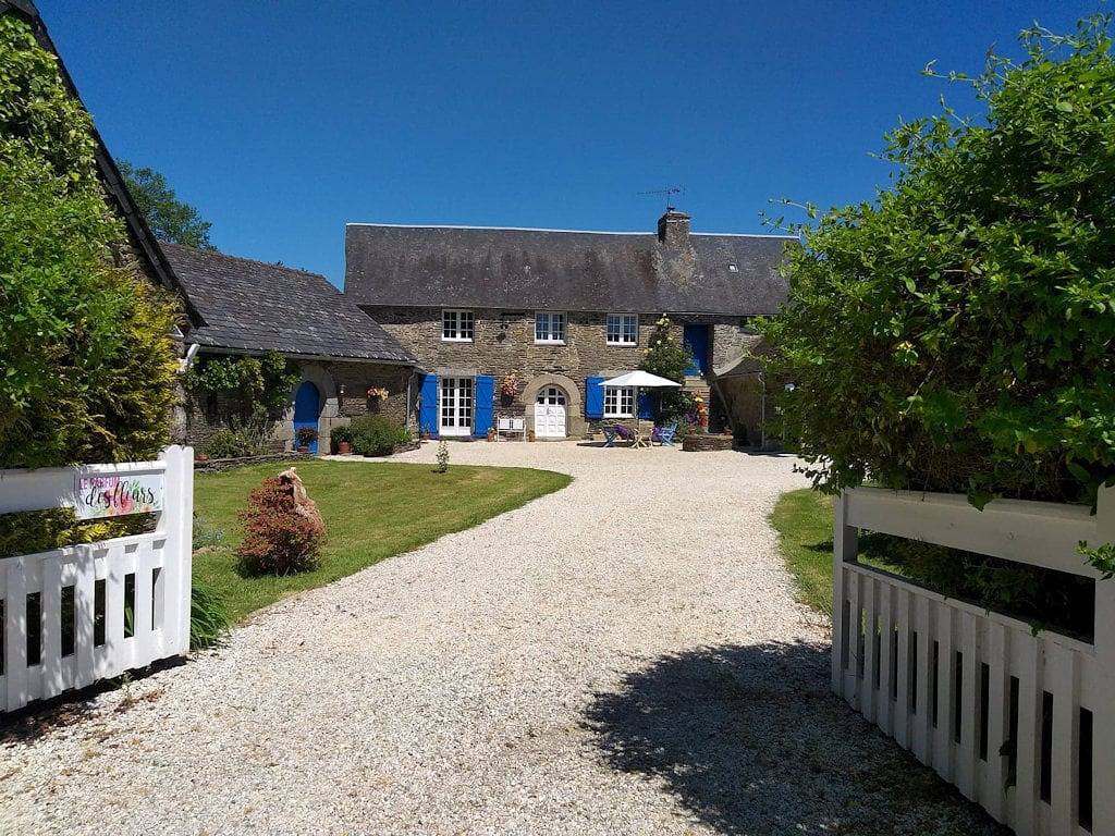 Le parfum des fleurs - Lilas in Plussulien, Cotes-d'Armor