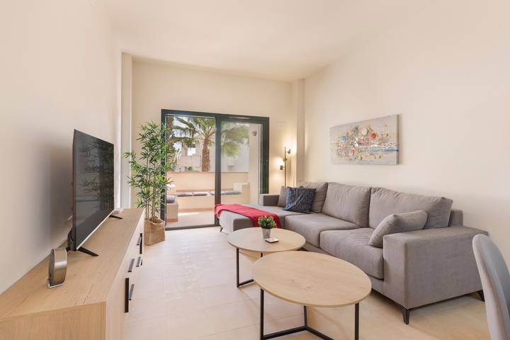Apartamento entero, Apartamento 'El Oasis Martinica 2 Bajo B' con piscina privada, Wi-Fi y aire acondicionado in Hacienda del alamo, Fuente Álamo de Murcia