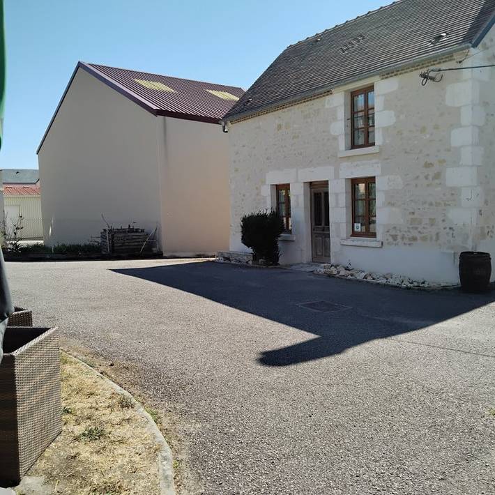 Gîte pour 6 personnes, avec jardin à Bué