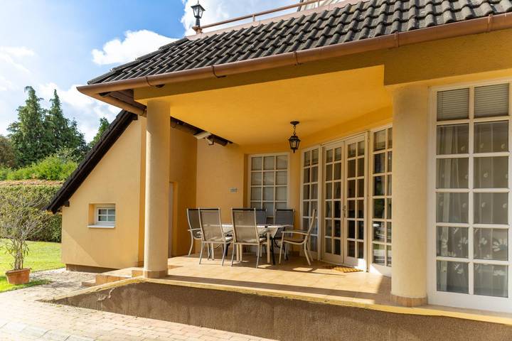 Ferienwohnung für 8 Personen, mit Garten und Balkon, kinderfreundlich in Westtransdanubien