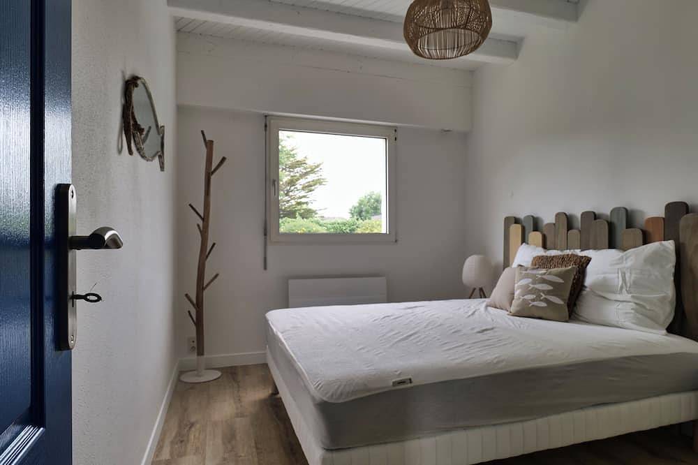 Charming seaside house with indoor heated Pool-Jacuzzi in Moëlan-sur-Mer, Côte de Cornouaille