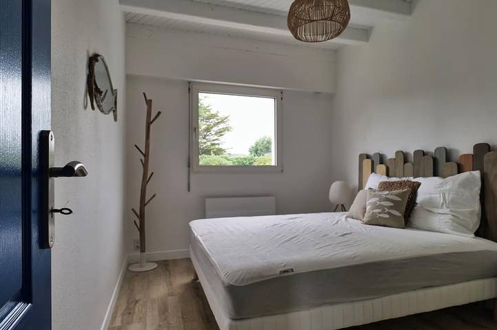 Charming seaside house with indoor heated Pool-Jacuzzi in Moëlan-sur-Mer, Côte de Cornouaille