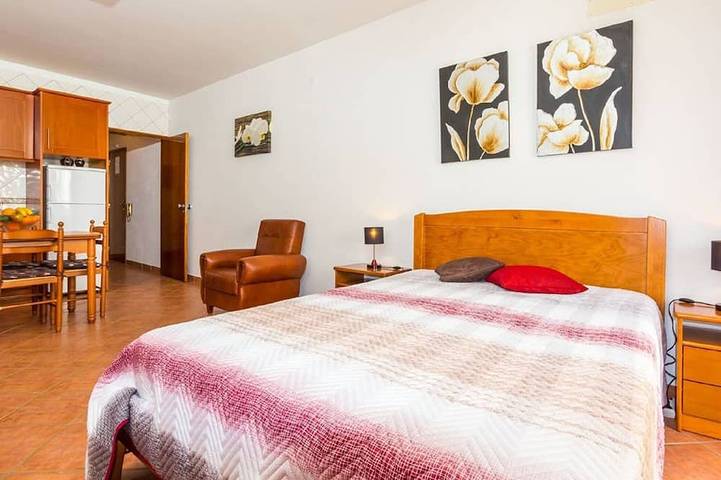 Ganze Wohnung, Fantastische Lage, nur 50 Meter vom Strand entfernt in Cavacos, Quarteira
