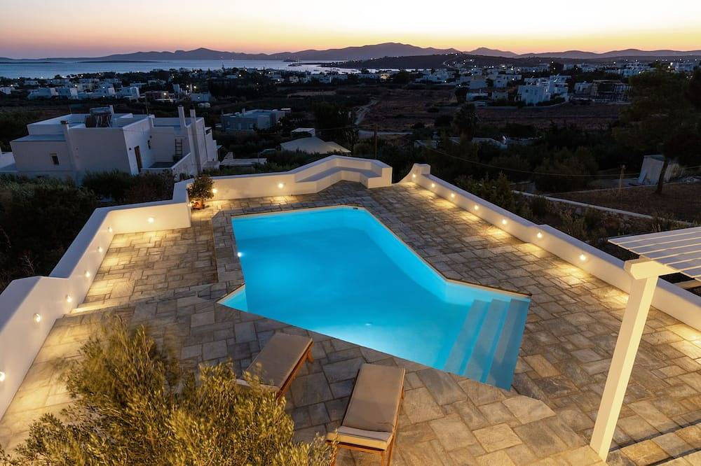 Constamar Villa, Swimming pool - 10min walk from Alyki Center! in Aliki, Paros