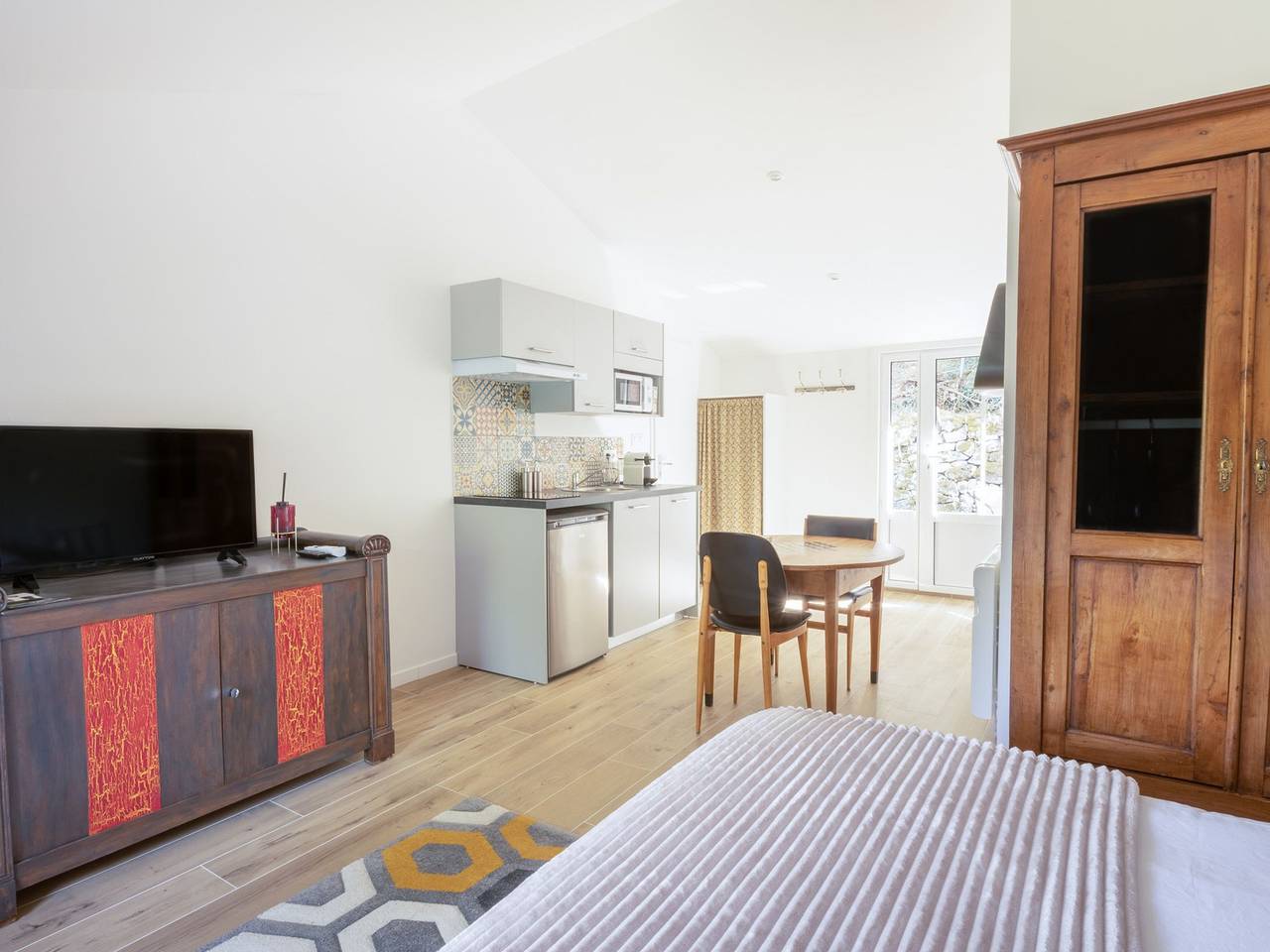 Gemütliches renoviertes Studio mit privater Terrasse, für 2 Personen, nahe der Sèvre in Mortagne-sur-Sèvre, Loire-Tal