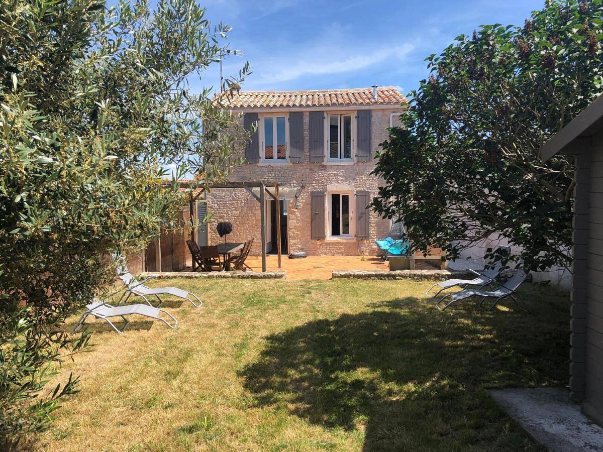Two-Bedroom House in Esnandes, Région de La Rochelle