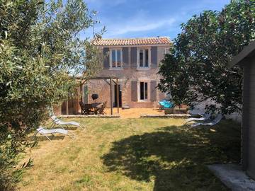 Gîte pour 6 personnes, avec jardin à Esnandes