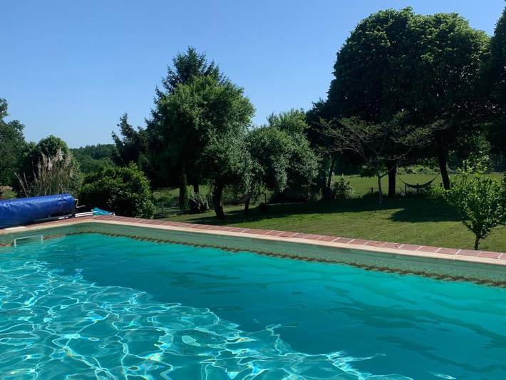 Location de vacances pour 2 personnes, avec piscine ainsi que jardin et vue à Saint-Yrieix-la-Perche - 2