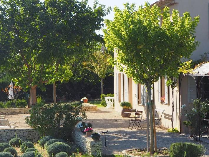 Location de vacances pour 4 personnes, avec vue ainsi que jardin et piscine à La Motte-d'Aigues - 2