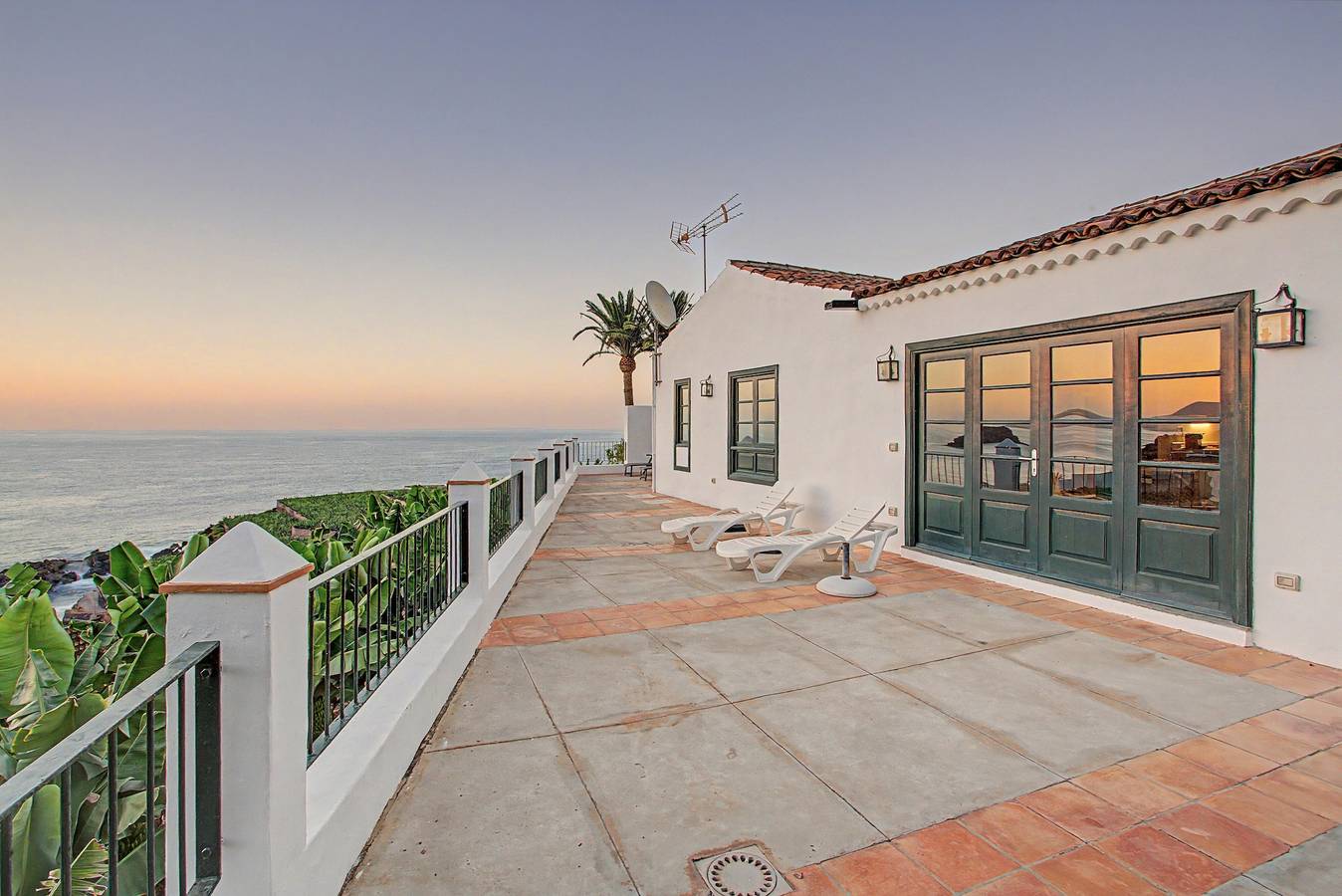 Maison de vacances "La Hacienda" avec vue sur la mer, terrasse privée et Wi-Fi in El Guincho, Garachico