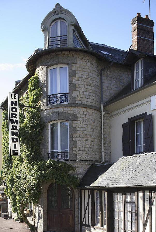 Hôtel pour 2 personnes, avec jardin ainsi que sauna et jacuzzi dans Thermes de Bagnoles de l'Orne
