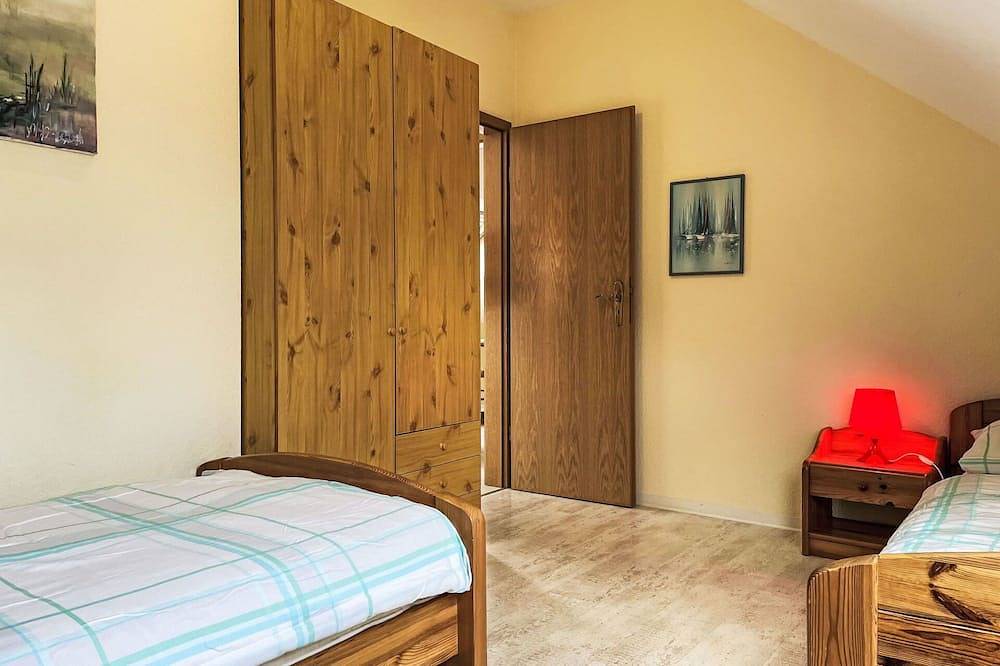 Herrliche Wohnung in einem Ferienhaus für 6 Leute mit  W-Lan, Tv, Terrasse und Haustiere erlaubt in Fünfseen, Plauer See