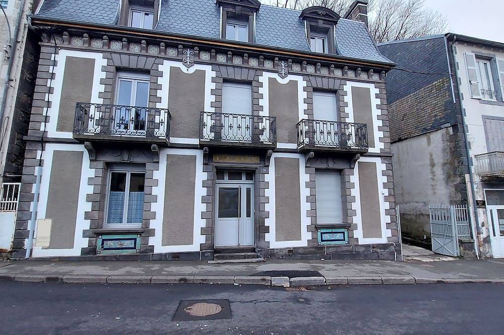 Ganze Wohnung, Nice T2 25m2 in Mont dore centrethink about your snow vacations in Mont-Dore, Regionaler Naturpark Volcans d'Auvergne