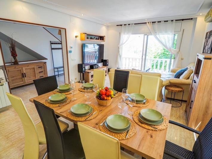 Chalet para 8 personas, con jardín además de piscina y balcón en Garraf - 3