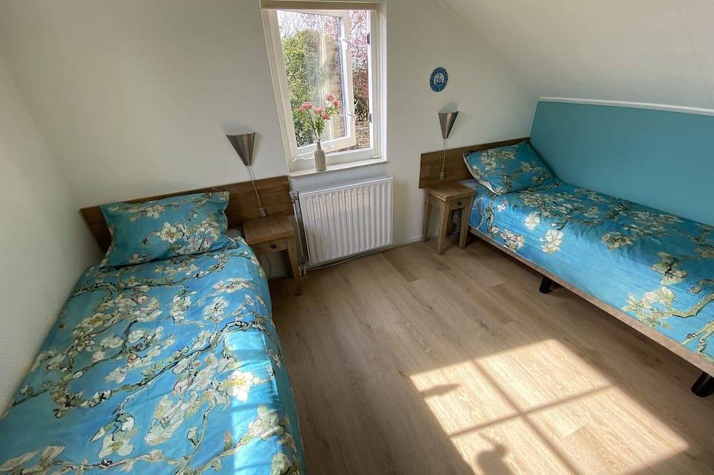 Schönes Ferienhaus direkt an den Dünen und Naturschutsgebiet in Burgh-Haamstede in Burgh-Haamstede, Zeeuwse Kust