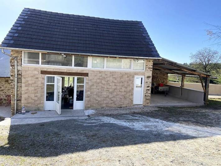 Location de vacances pour 4 personnes, avec jardin à Chamberet