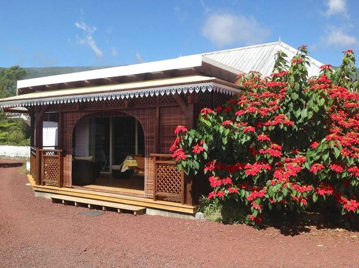 Location de vacances pour 2 personnes, avec terrasse ainsi que jardin et vue à La Plaine-des-Palmistes - 2