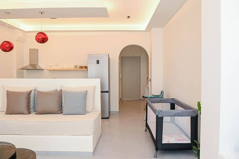 Entire apartment, Omnia Suite located in Fira Capital of Santorini and very close to the caldera. in Thera, Santorini