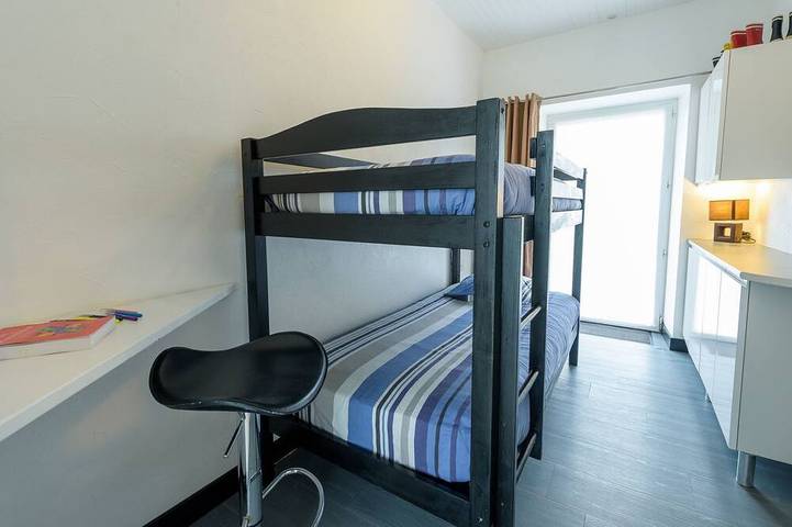 Location de vacances pour 12 personnes, avec piscine et jardin à Plouguin - 4