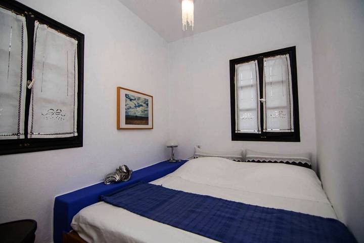 Location de vacances pour 4 personnes, avec Terrasse ainsi que Jardin et Vue dans (Nea) Vrasna - 4
