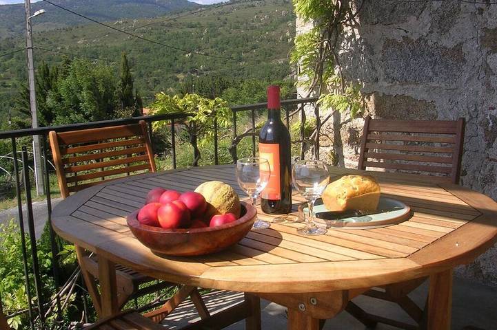 Location de vacances pour 4 personnes, avec jardin et terrasse à Rabouillet