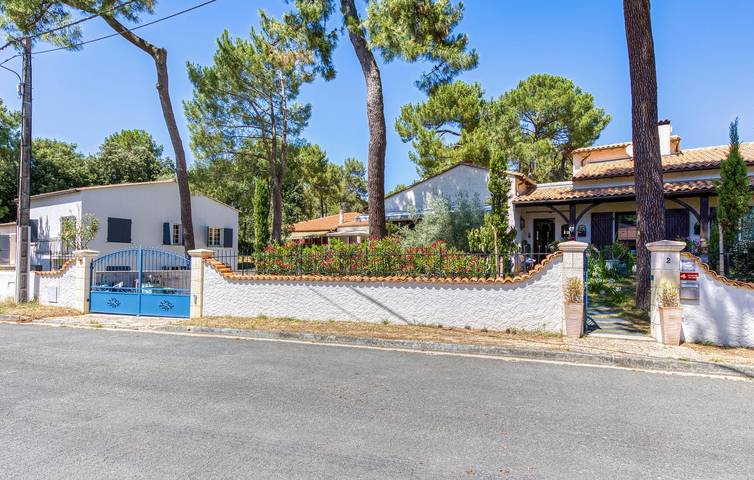 Maison de vacances pour 2 personnes, avec terrasse ainsi que jardin et piscine en Charente-Maritime - 2