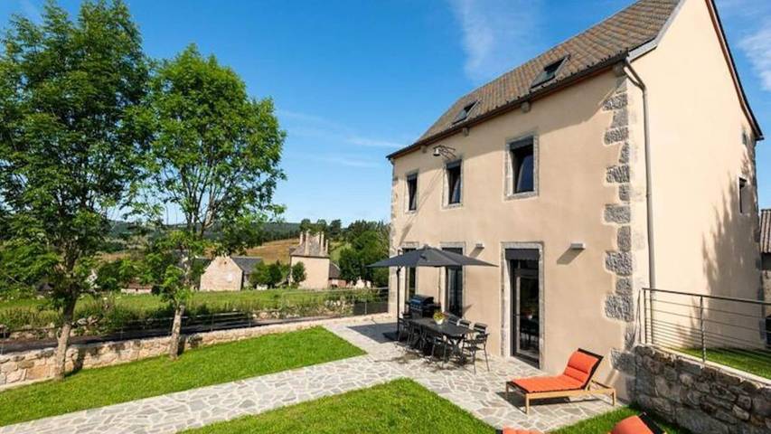 Gîte pour 9 personnes, avec jardin à Brion (Lozère)