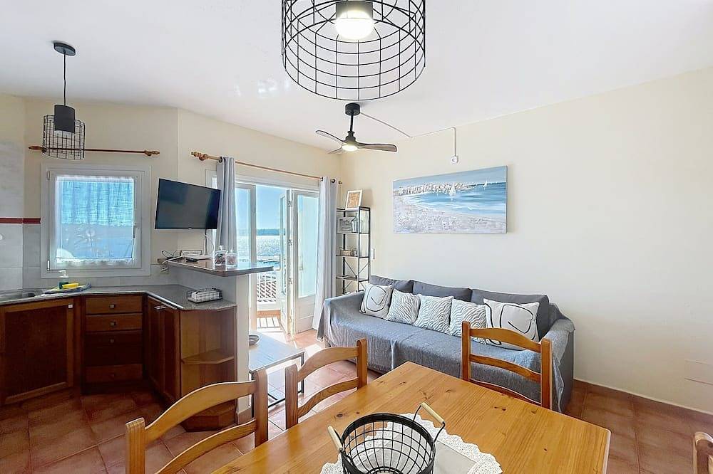 Apartamento entero, F76. Vistas al mar en Fornells! in Fornells, Es Mercadal