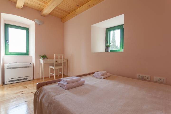 Vacation rental for 8 people, with yard in Dubrovnik