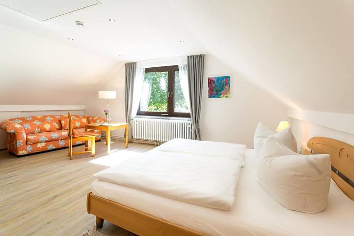 Großzügiges komfortables Ferienhaus auf Rügen in Putbus für 2 bis 8 Personen in Putbus, Rügen