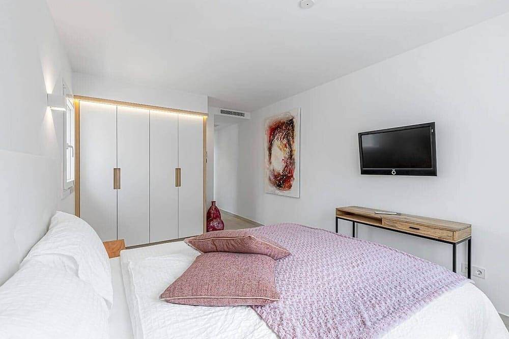Modern villa in exclusive area in Santa Ponsa, Calvià