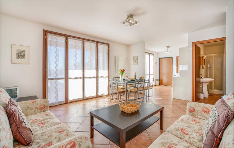 Ganze Ferienwohnung, Apartment mit Seeblick, Parkplatz, Küche und Pool in Agra, Lago Maggiore (Lombardei)