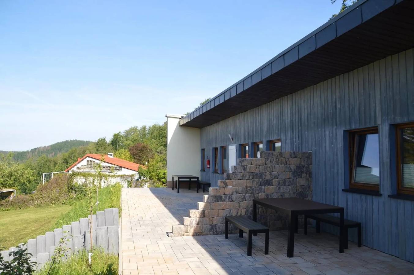 Ganze Wohnung, Apartment „Rennsteig Blick“ mit Bergblick, privater Terrasse und Wlan in Wartburg, Ruhla