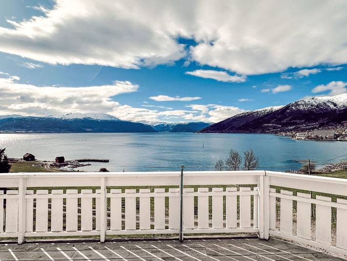 Ferienhaus für 6 Personen, mit Balkon und Terrasse sowie Garten und Ausblick in Sognefjord - 2