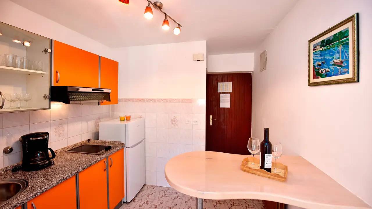 Cijeli studio, Studio für 2 Personen (19 m²) in Novigrad in Novigrad, Mareda