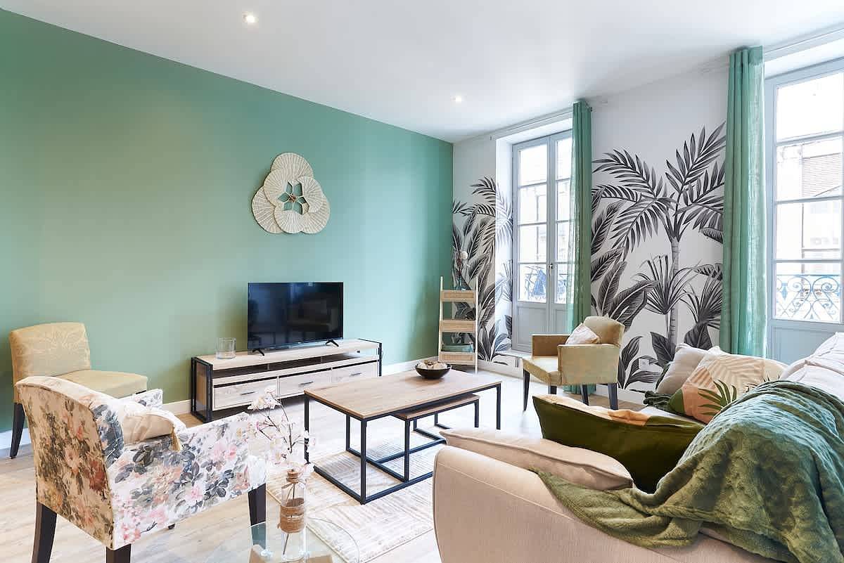 Appartement entier, Luxury Stay facing Les Halles, balcony & A/C in Béziers, Côte méditerranéenne (France)
